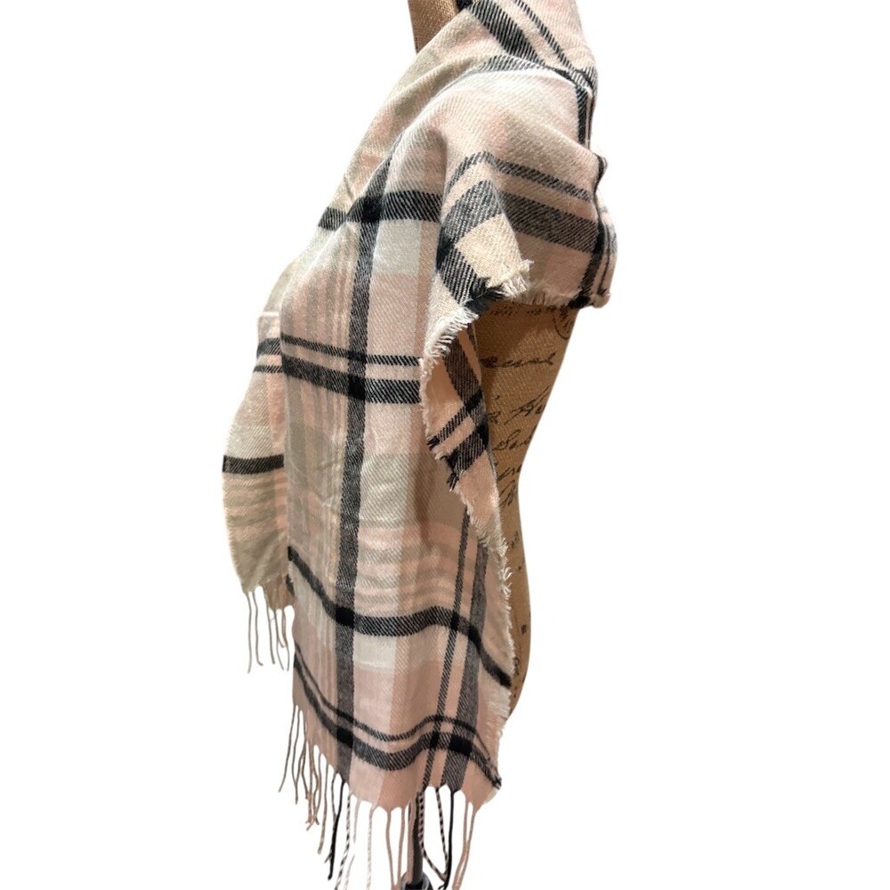 Simply Southern Shawl Wrap Womens Pink Cream Black Plaid Fringe Soft - Picture 5 of 6